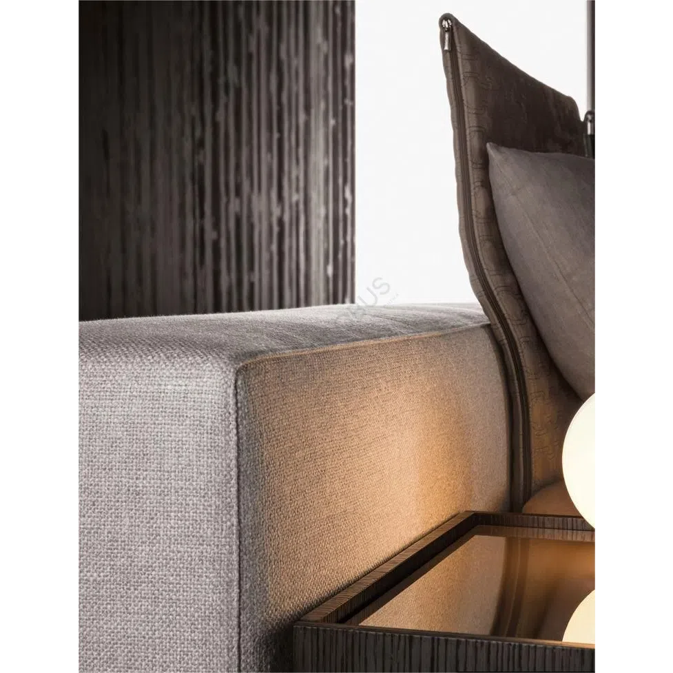 Bed MINOTTI Yang