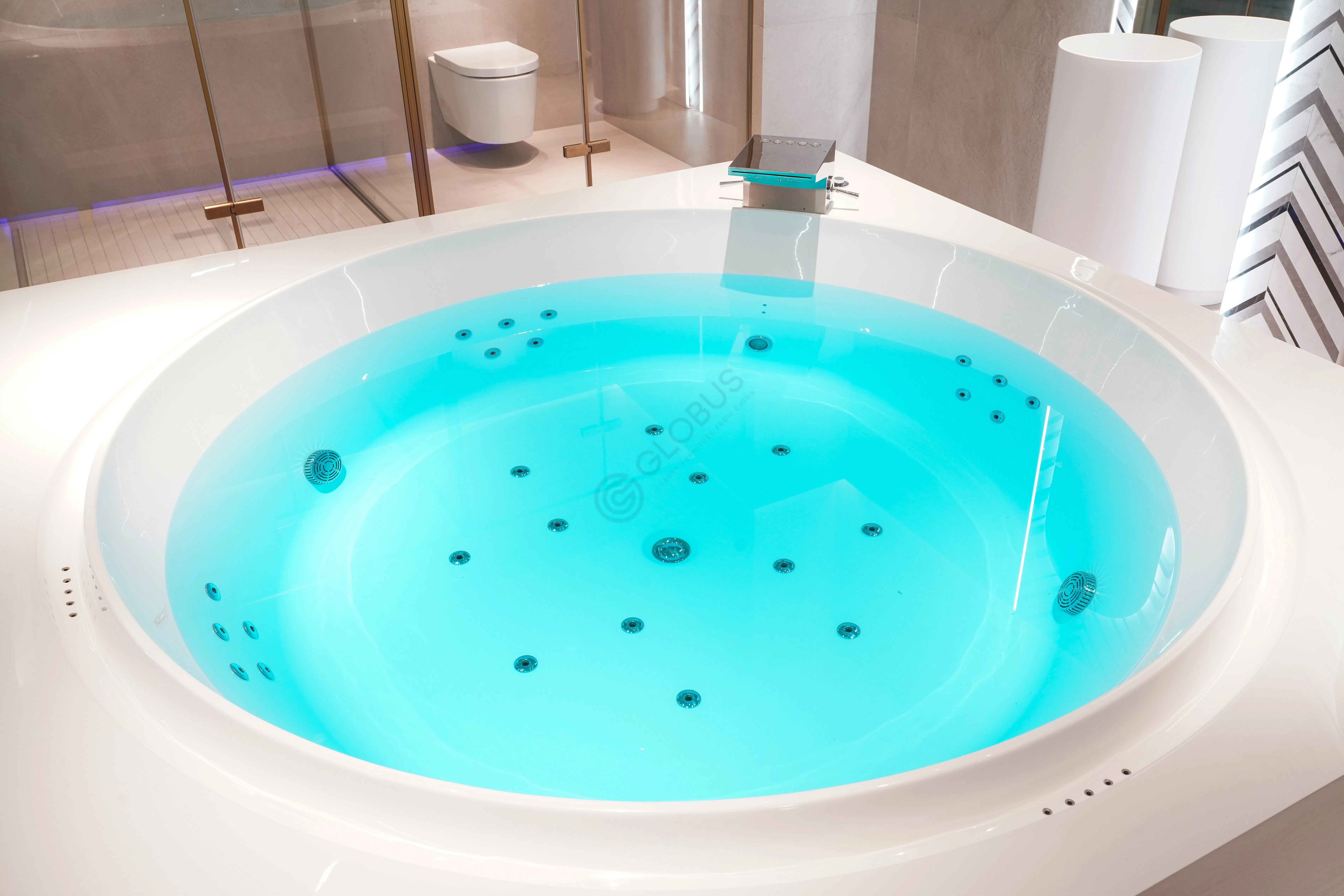 Jacuzzi Opia