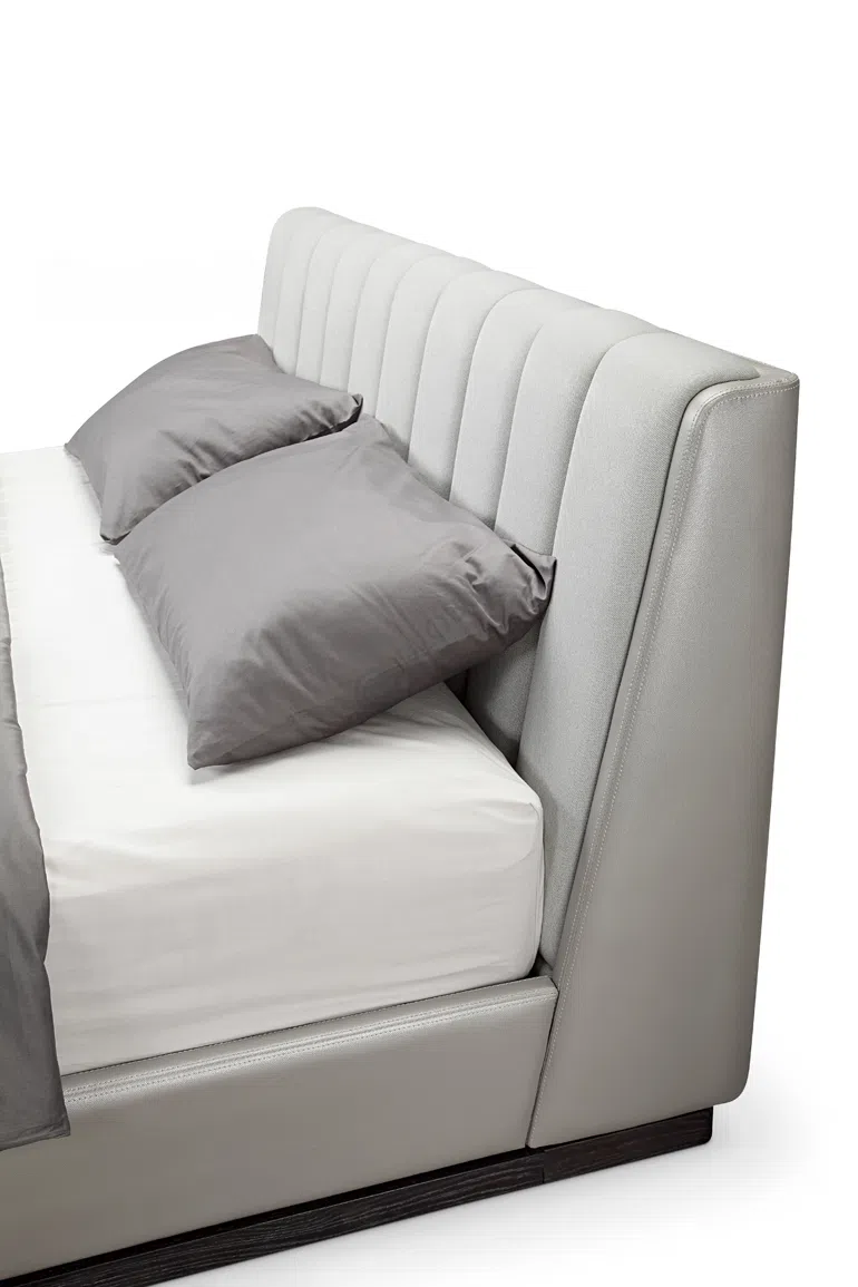 Bed HOLLY HUNT Angelika