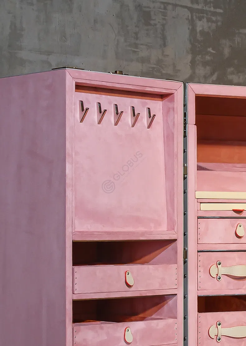 Jewelry cabinet Turbina