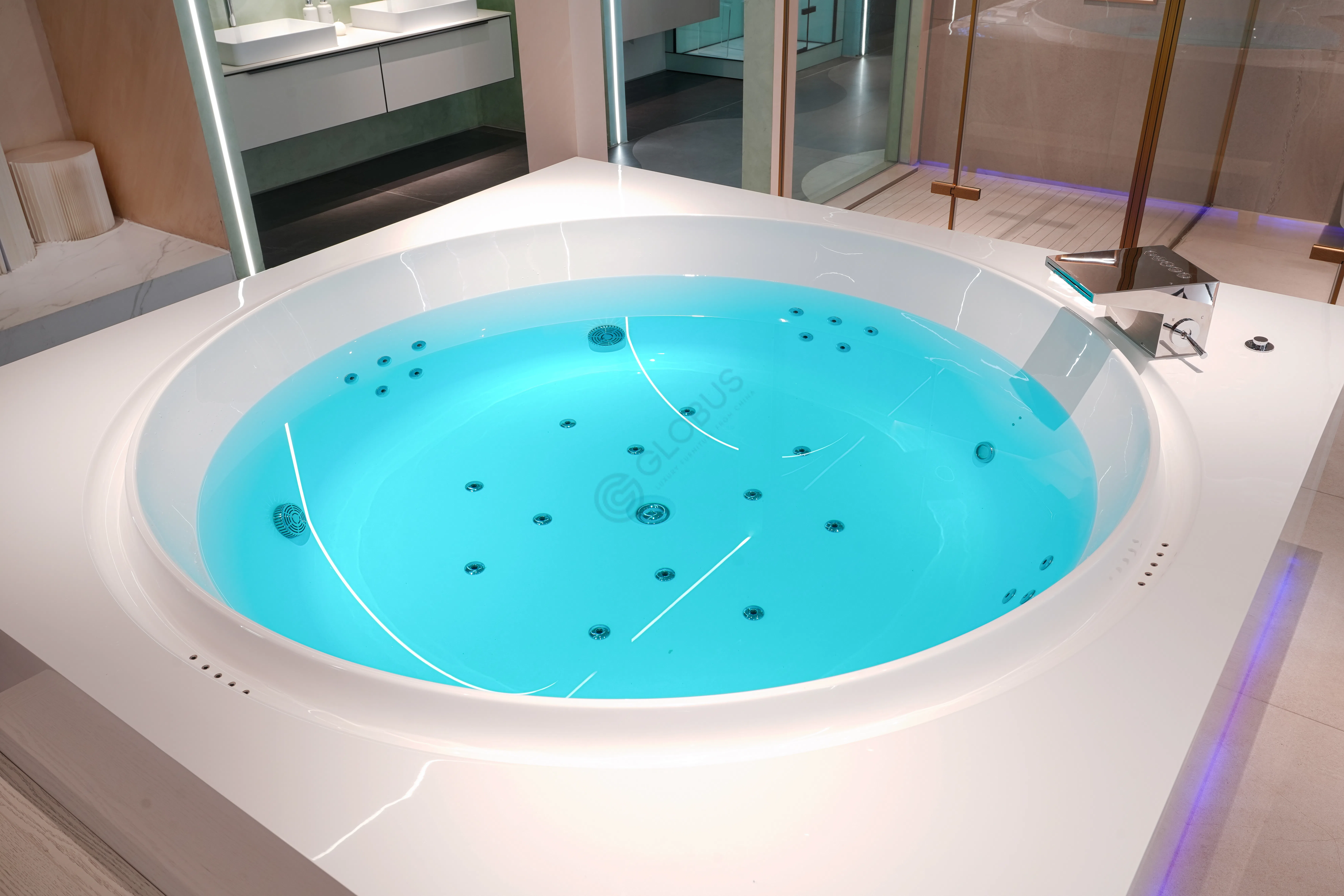 Jacuzzi Opia