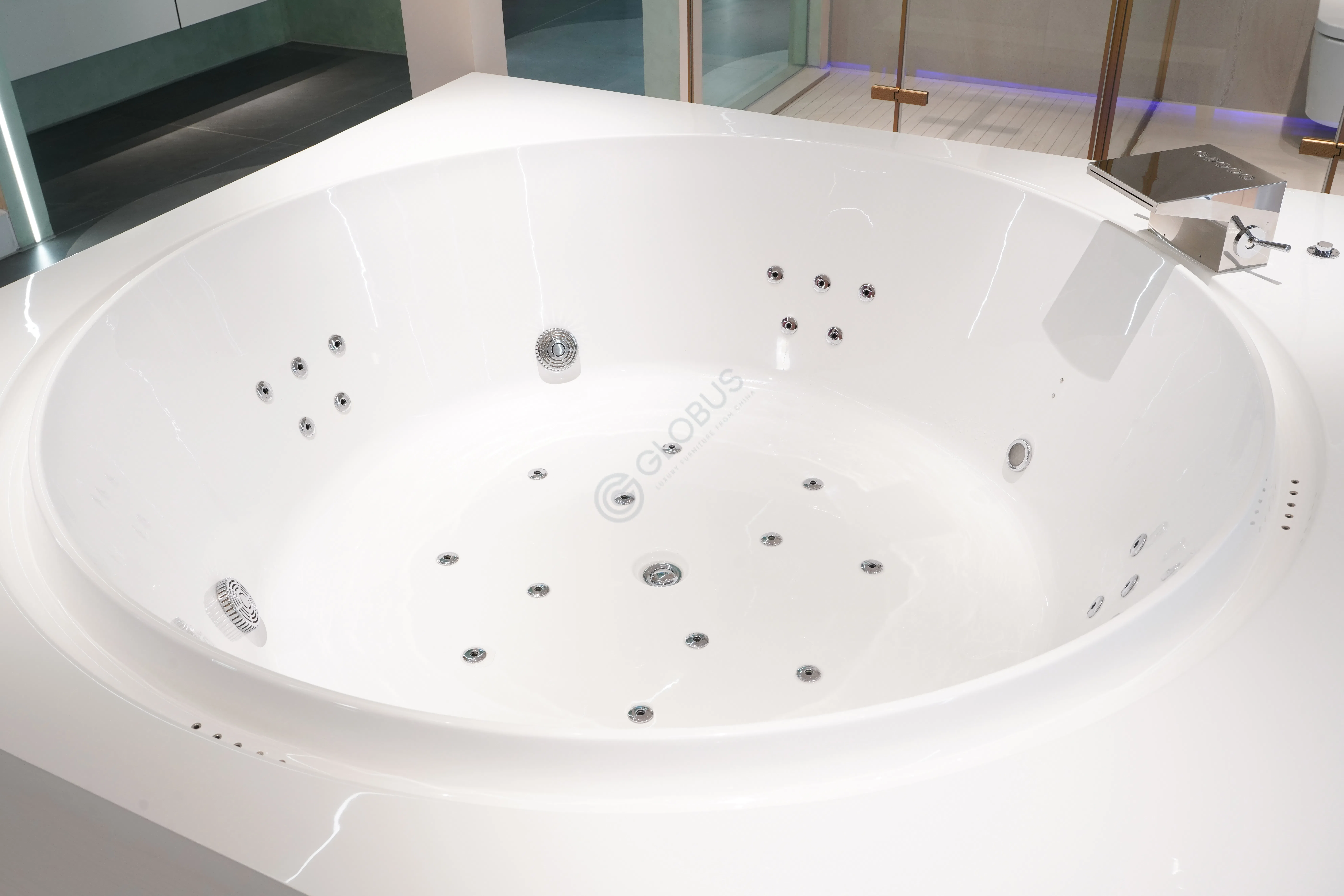 Jacuzzi Opia
