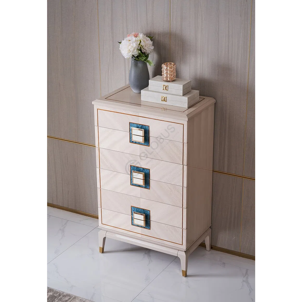 Dresser Hyrcina