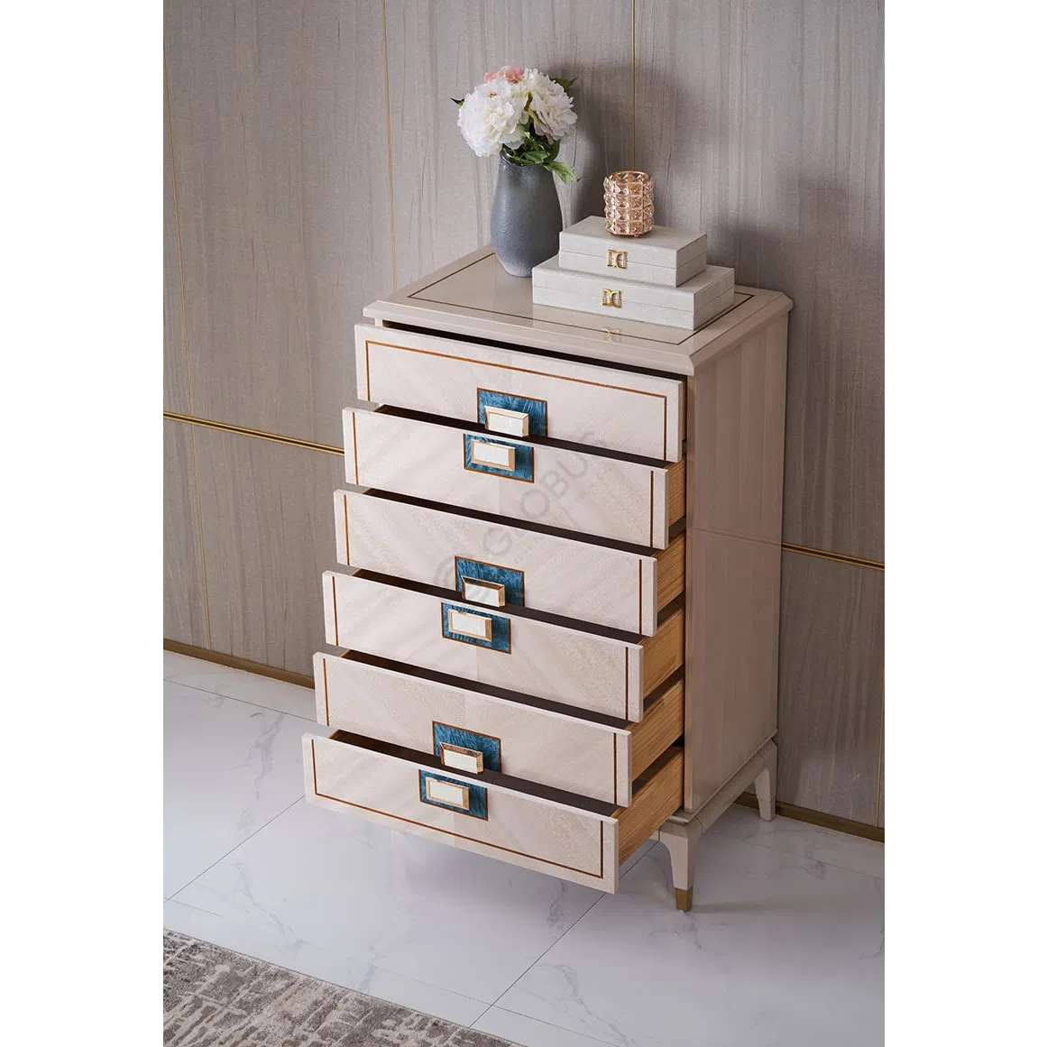 Dresser Hyrcina