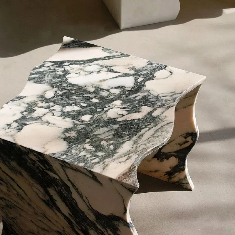 Угловой столик Regioso