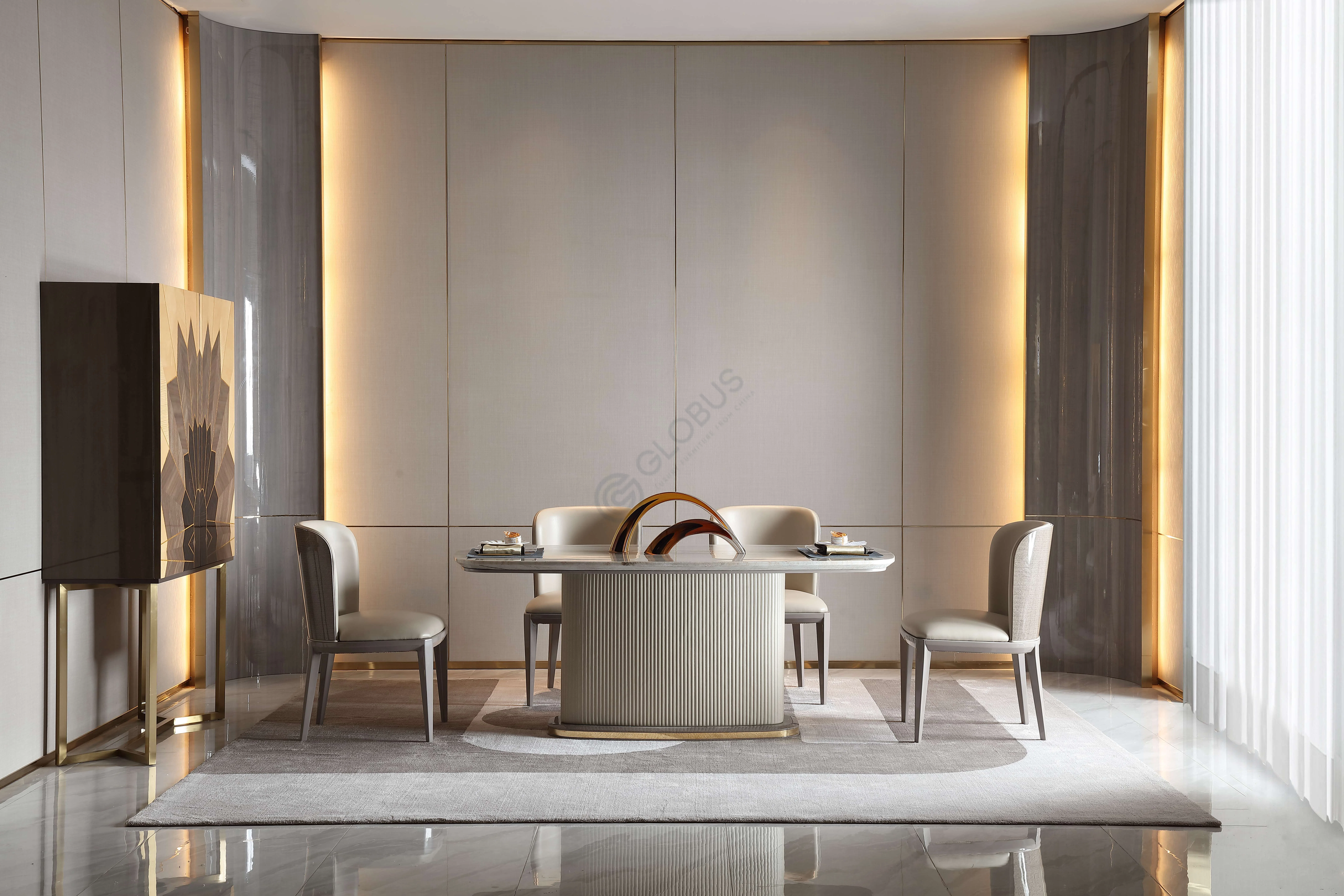 Dining table Lavaughn