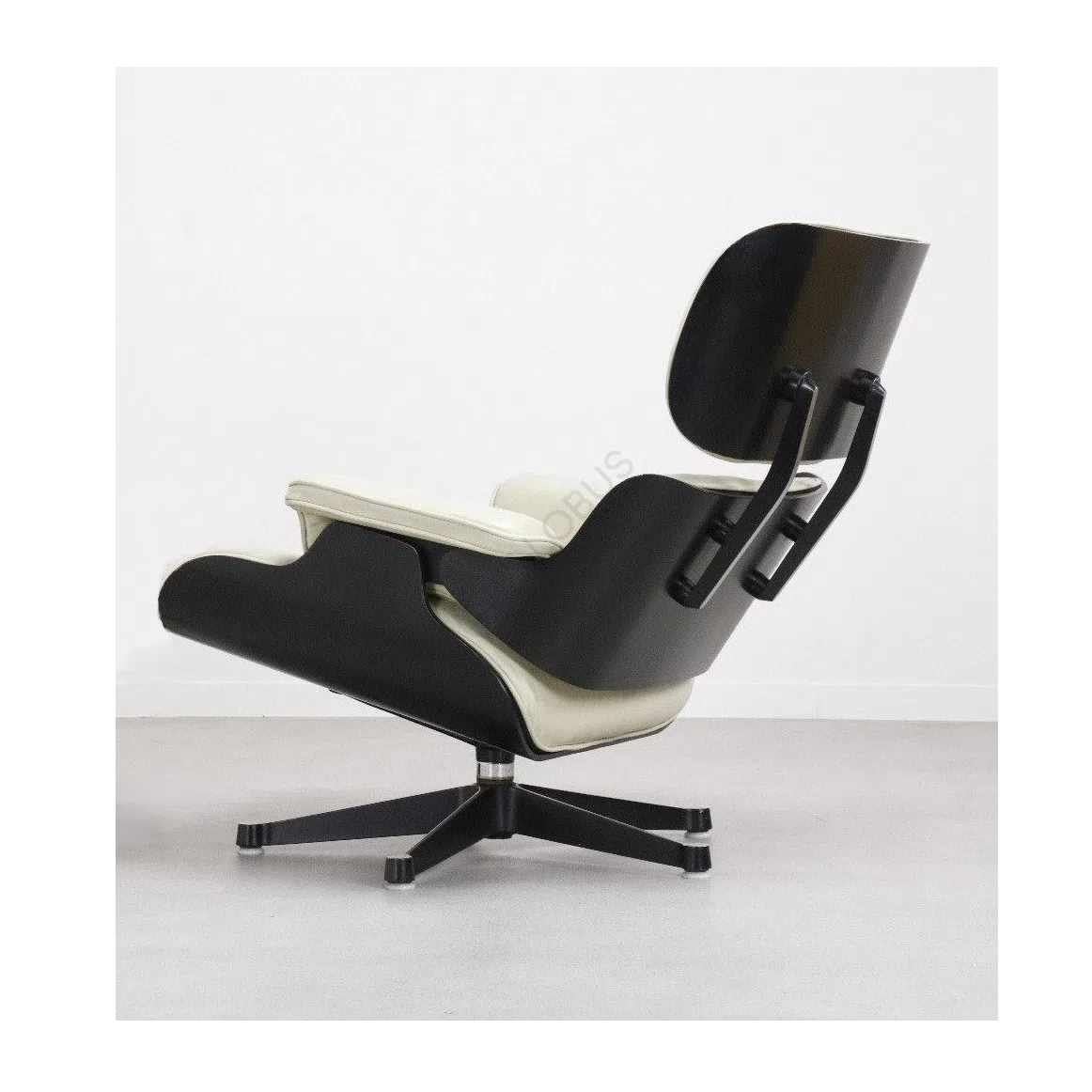 Кресло VITRA