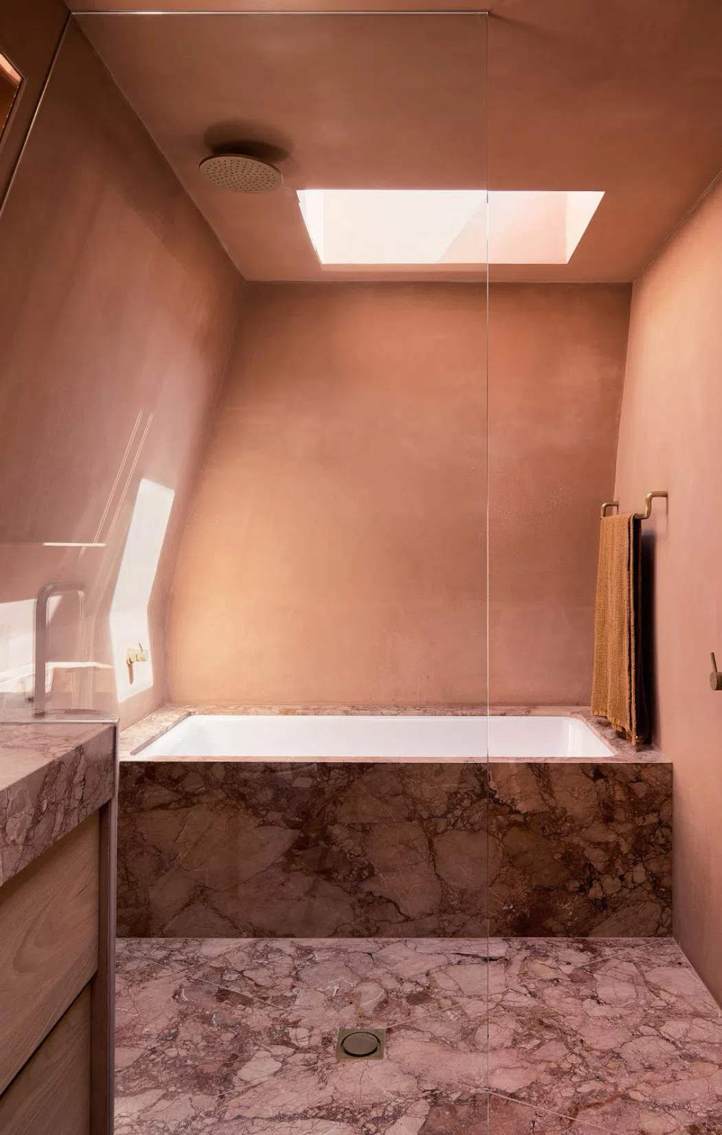 Troye Sivan's Bathroom Troye Sivan's Bathroom