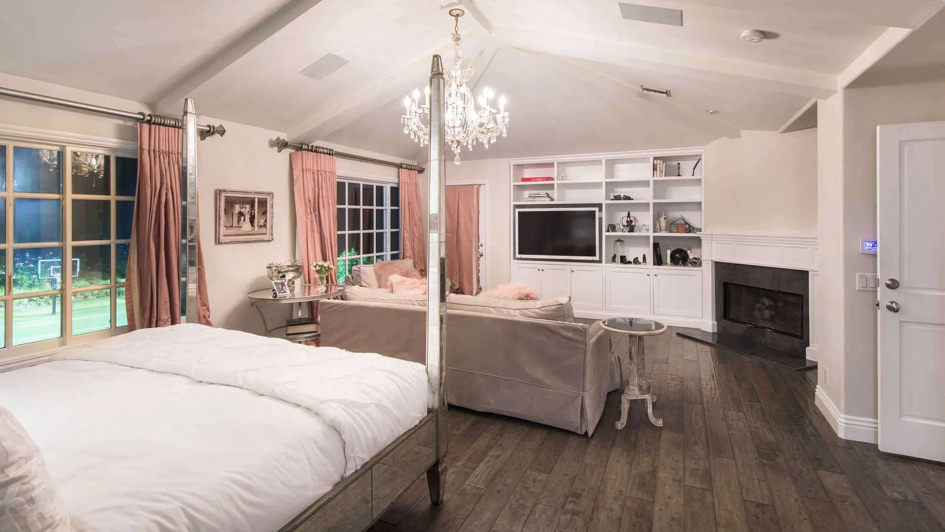 Kyle Richards' bedroom Kyle Richards' bedroom