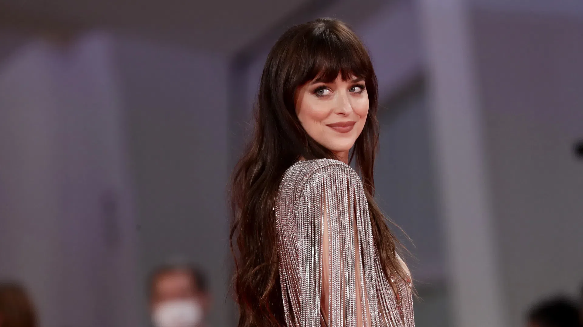 Dakota Johnson's Home Interiors: Blending Vintage Charm with Modern Elegance