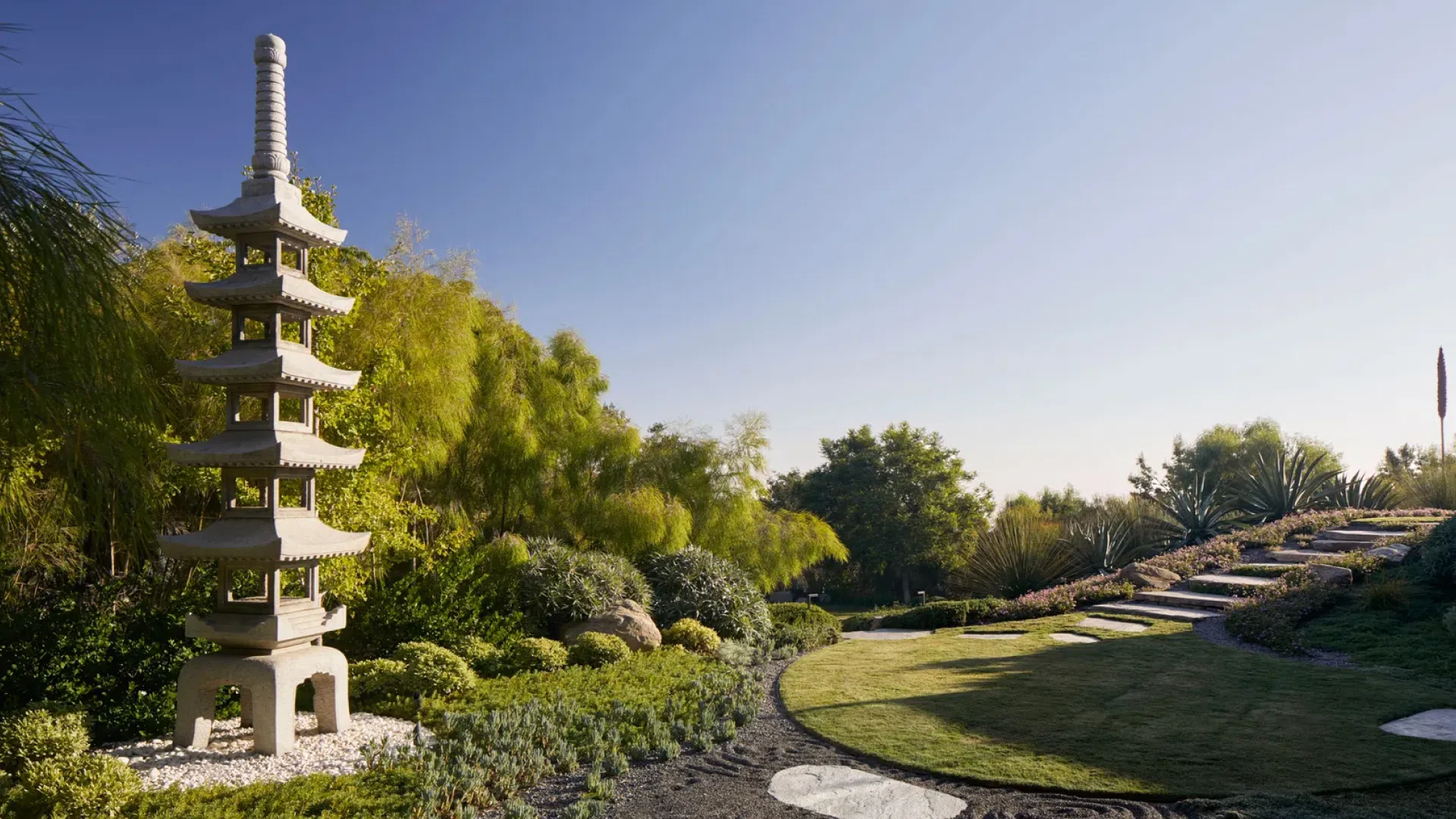 Jennifer Aniston's Japanese-style garden Jennifer Aniston's Japanese-style garden