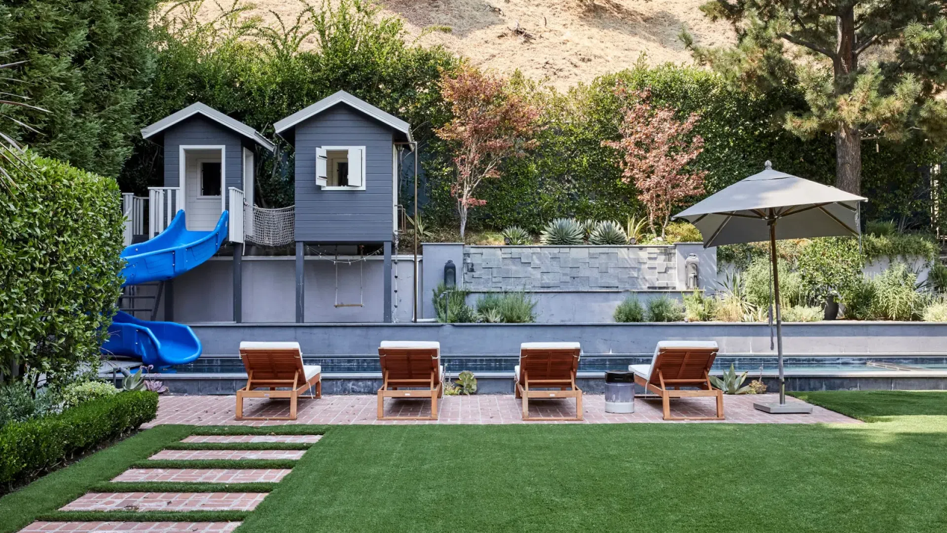Pool Area Hilary Duff's Pool Area