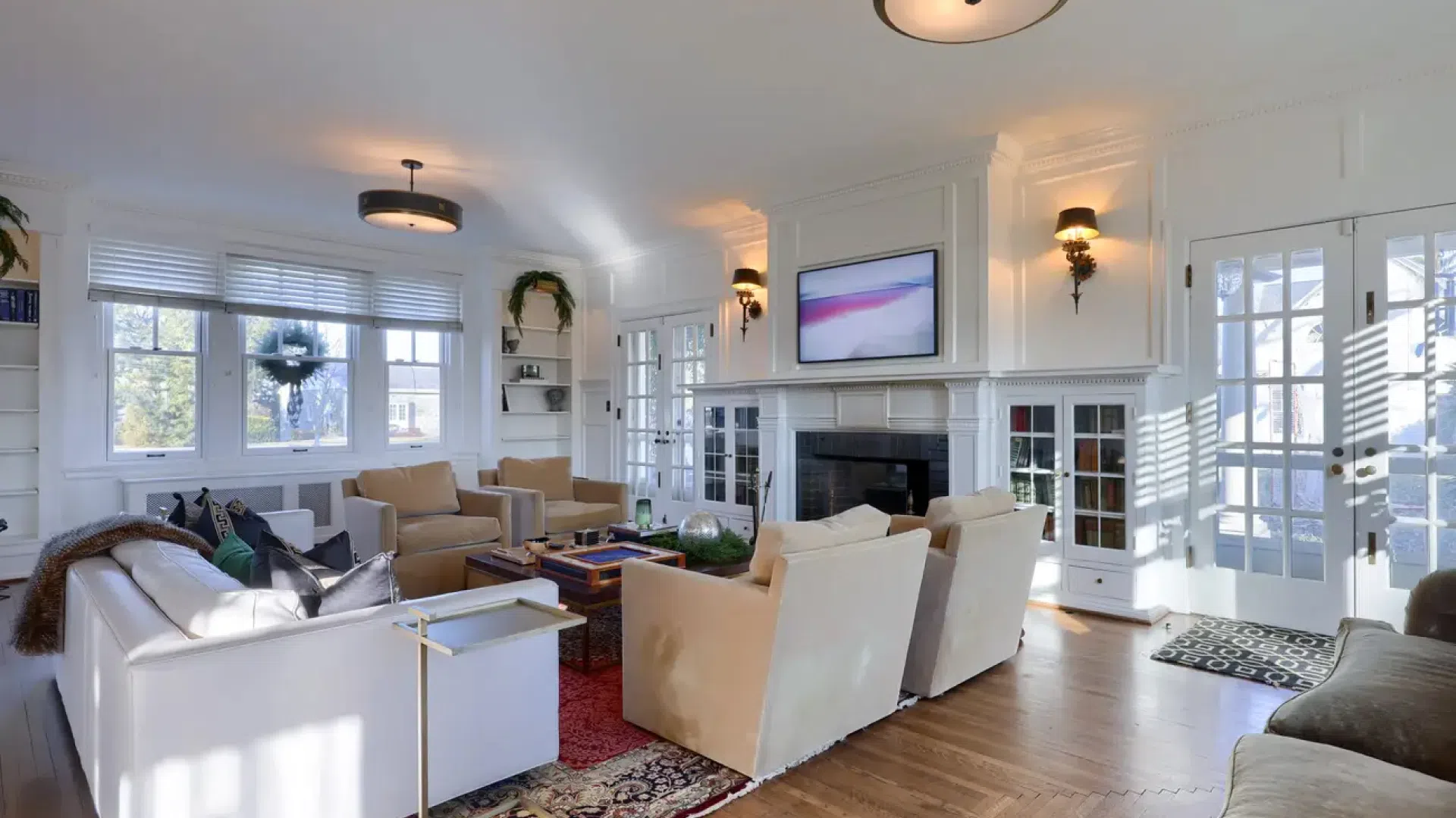 Taylor Swift's childhood home's living room Taylor Swift's childhood home's living room