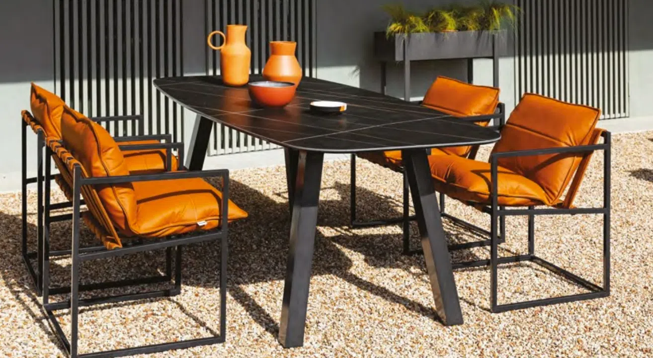 Outdoor dining table Sicardus