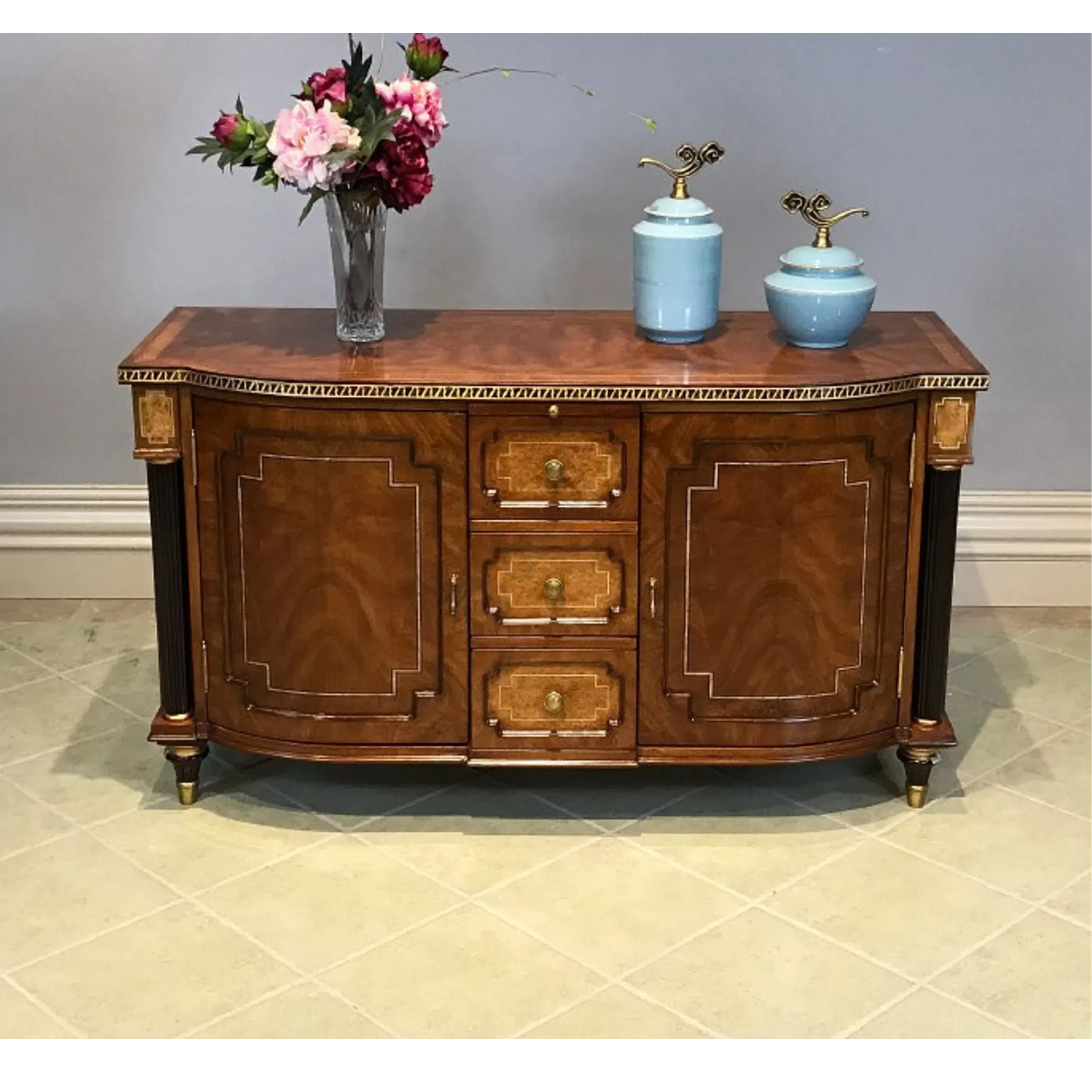 Dresser Kenelm