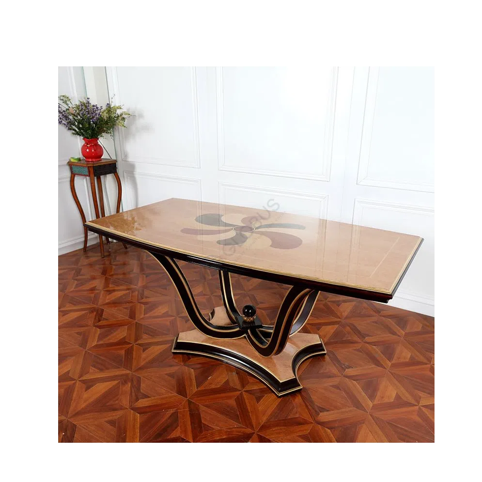 Обеденный стол Rosaceum