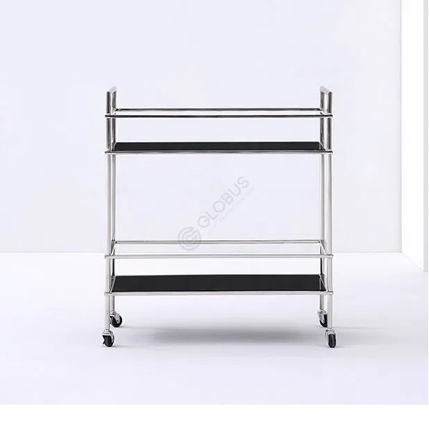 Serving table Xiomarissa